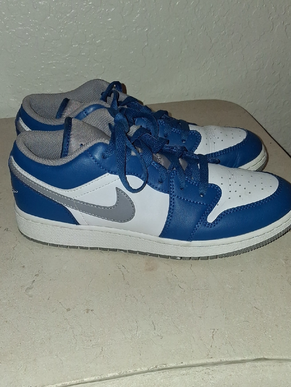 Nike Men’s Low-Top Sneakers in Blue/White/Grey